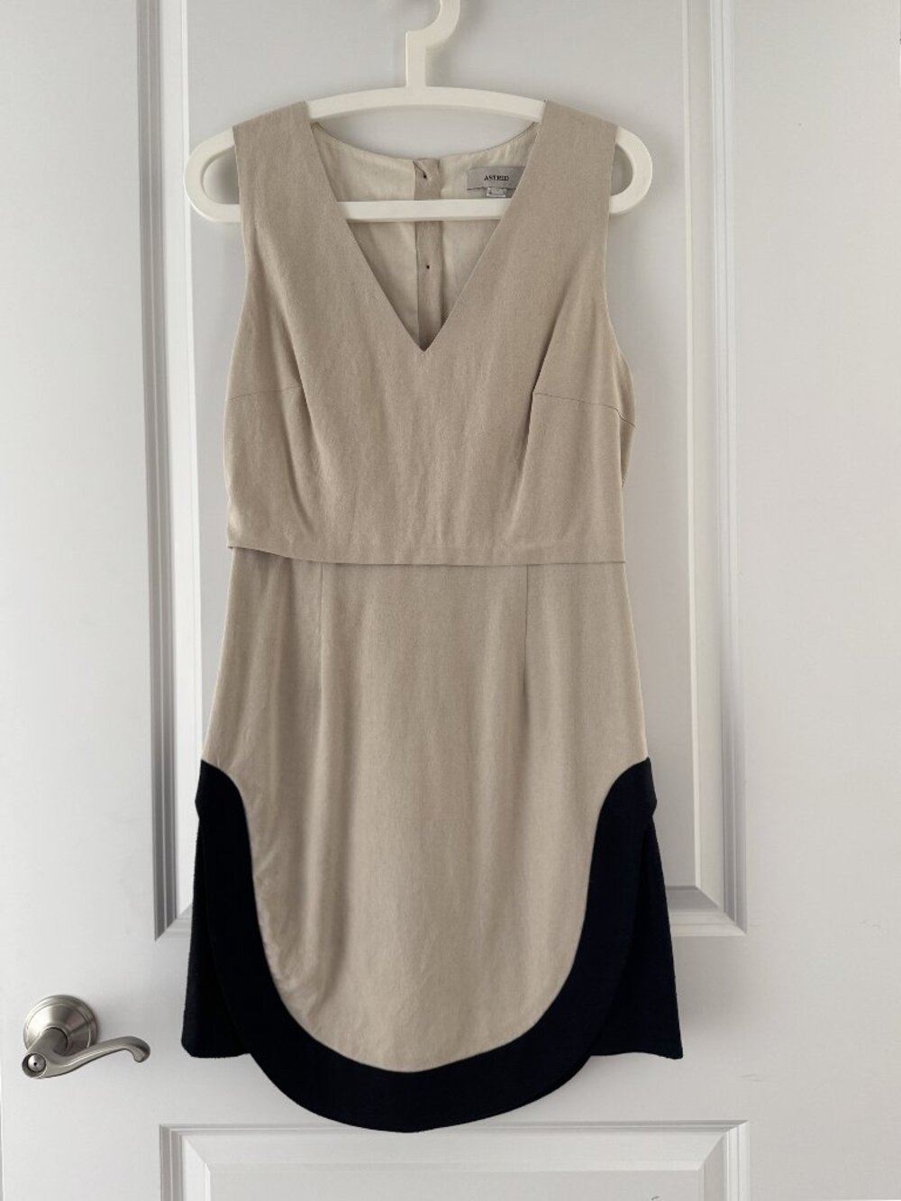 ASTRID 100% Silk Sleeveless Dress – Beige – Size 4 – NWOT